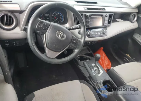 2017 Toyota Rav4 Xle z USA, uszkodzony, nr VIN 2T3RFREV0HW661565